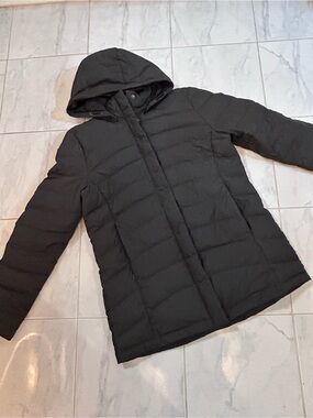 Denver Hayes Classic Black Hooded Puffer Jacket - Women.  Down / feather filled